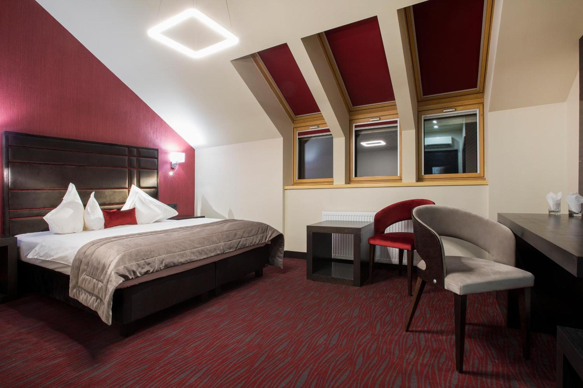 The Fifth Floor By Old Town Hotel Timisoara Esterno foto